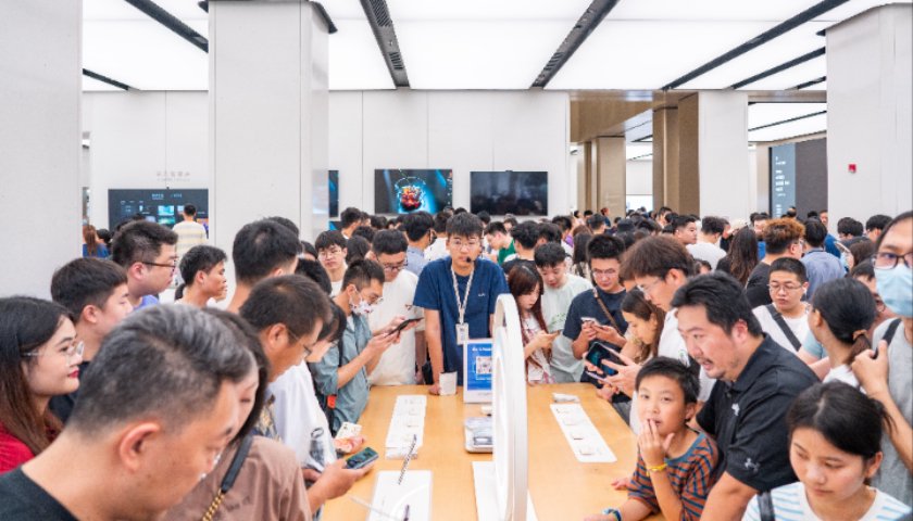 经销商看苹果华为“交锋”：iPhone 16热度减退，Mate XT炒高价难持久